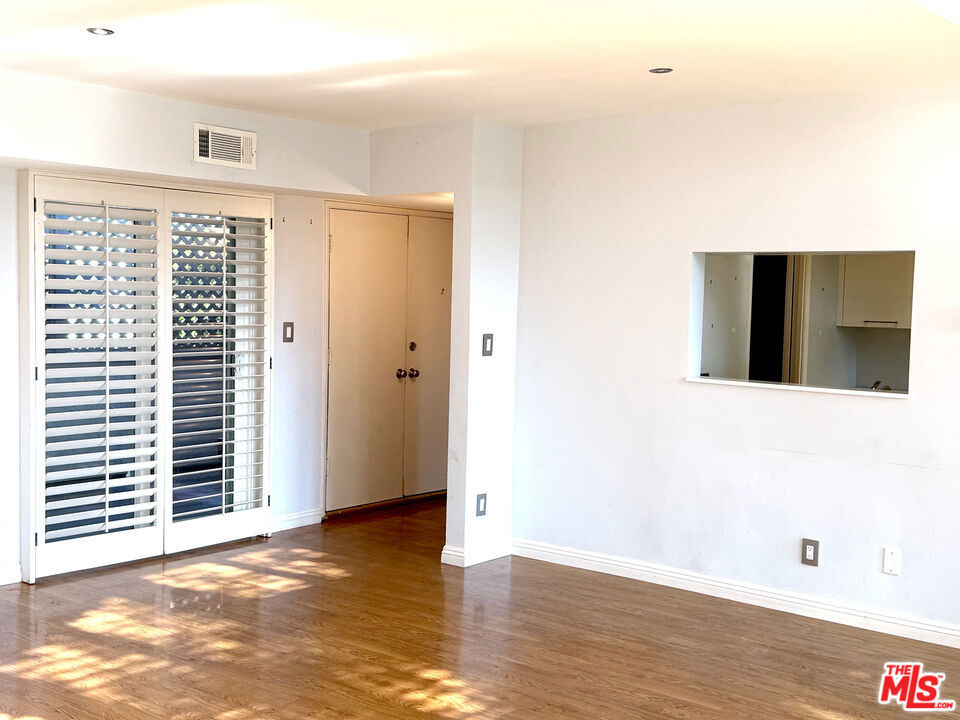10800 Holman Avenue - Photo 4