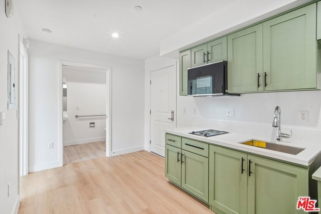 3221 W 71st Street - Photo 3