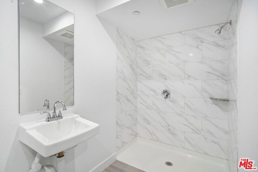 3221 W 71st Street - Photo 13