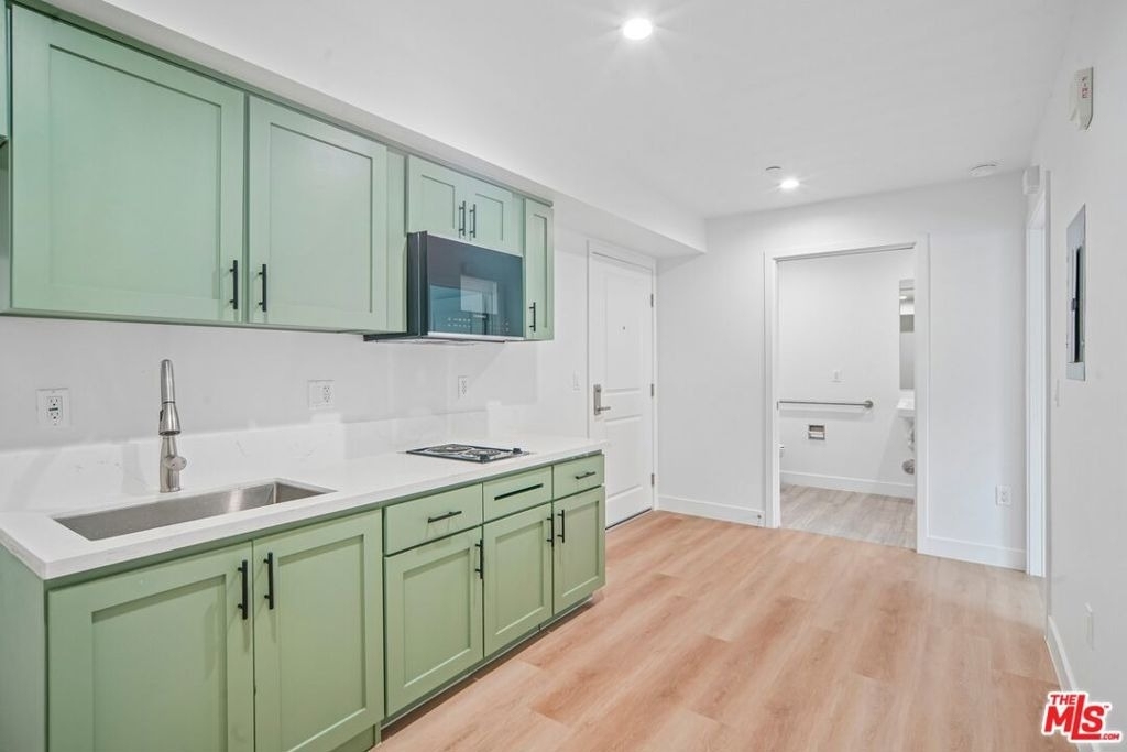 3221 W 71st Street - Photo 9