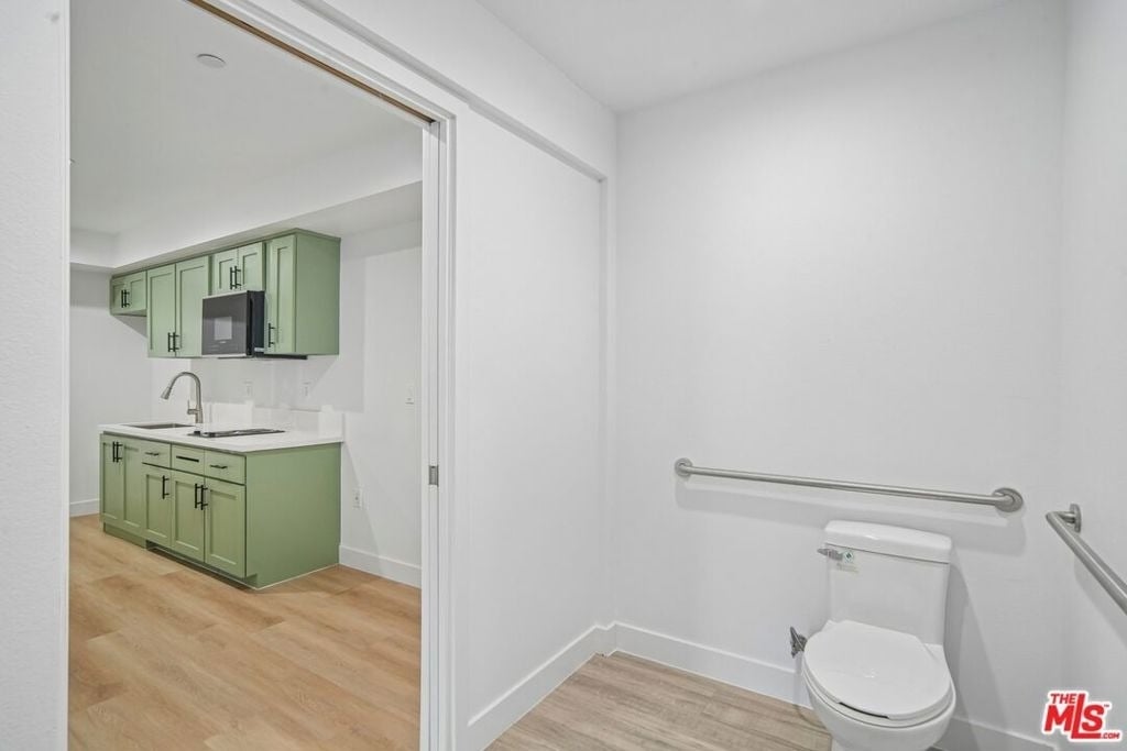 3221 W 71st Street - Photo 11