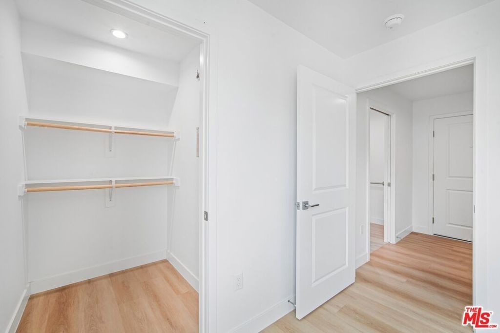 3221 W 71st Street - Photo 8
