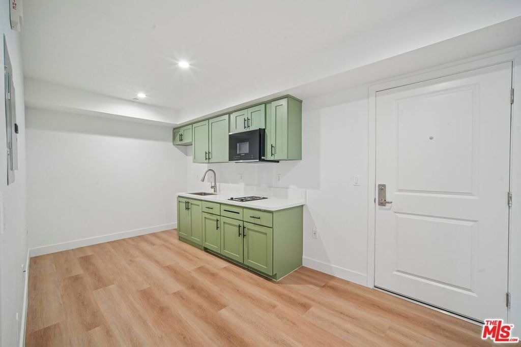 3221 W 71st Street - Photo 10