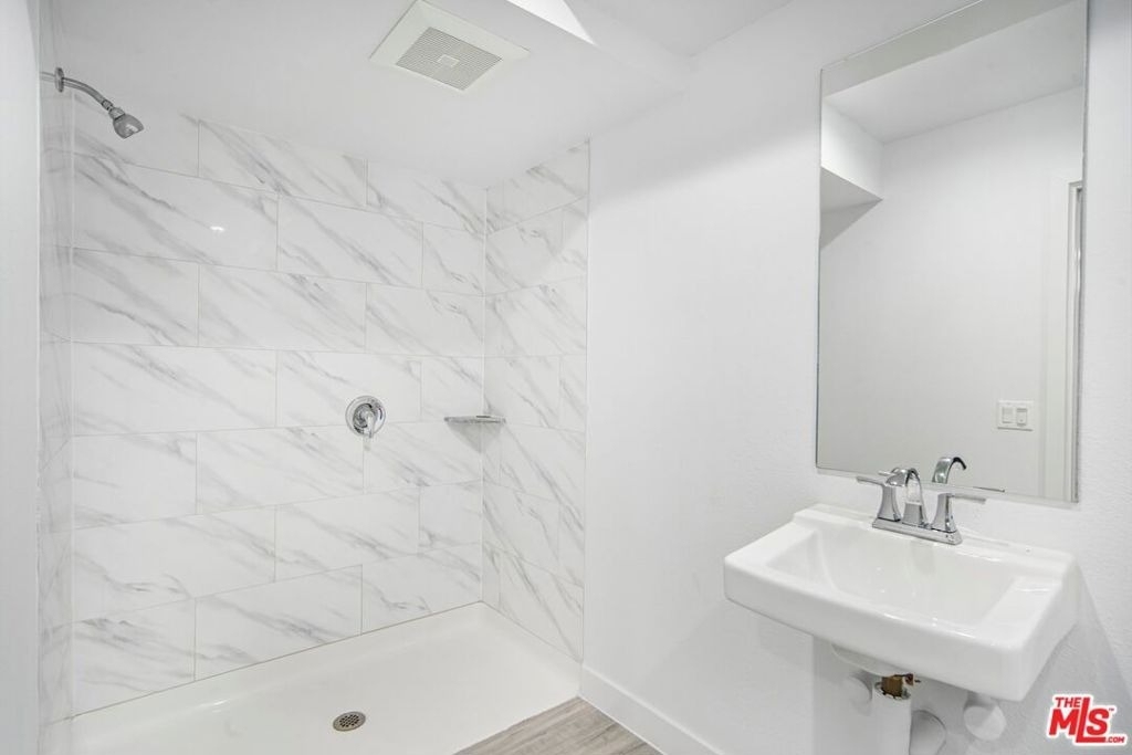 3221 W 71st Street - Photo 7