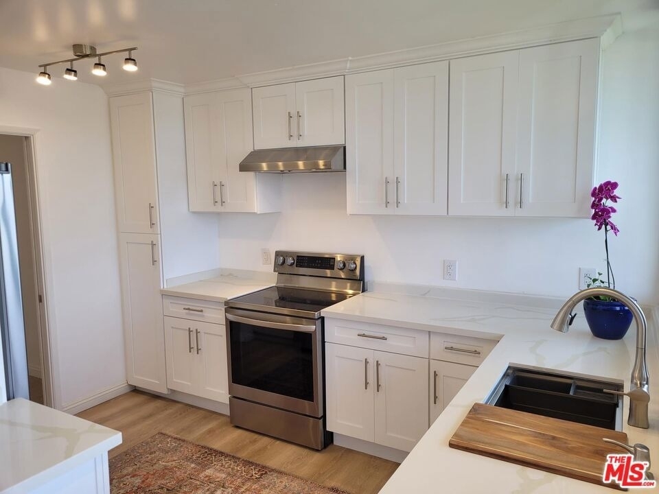 8701 Delgany Avenue - Photo 19