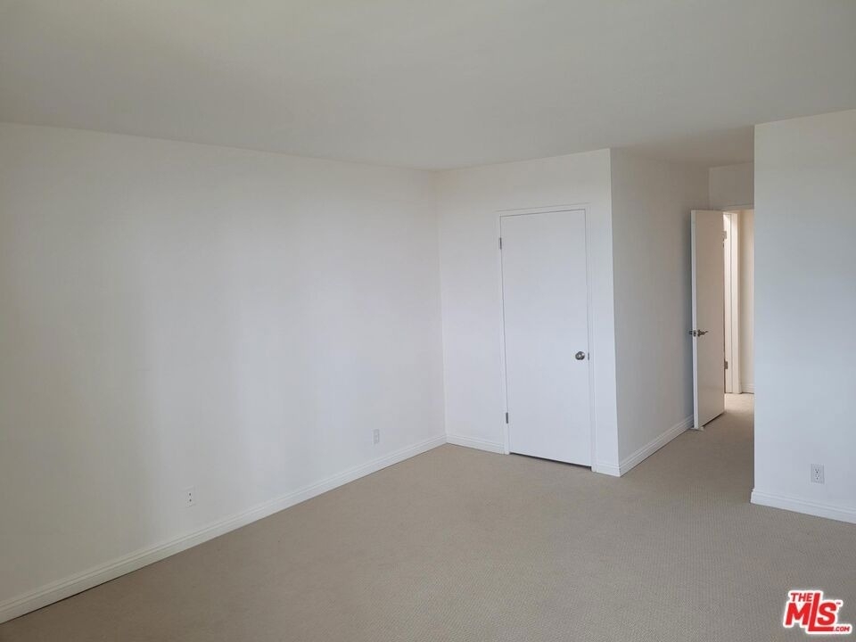 8701 Delgany Avenue - Photo 18