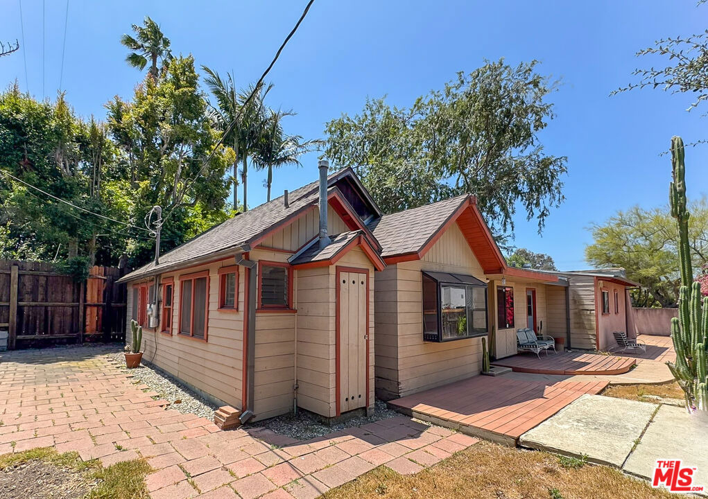 3124 Veteran Avenue - Photo 6