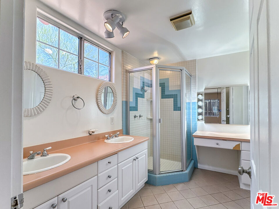 3124 Veteran Avenue - Photo 30