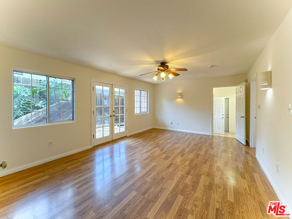 3124 Veteran Avenue - Photo 26