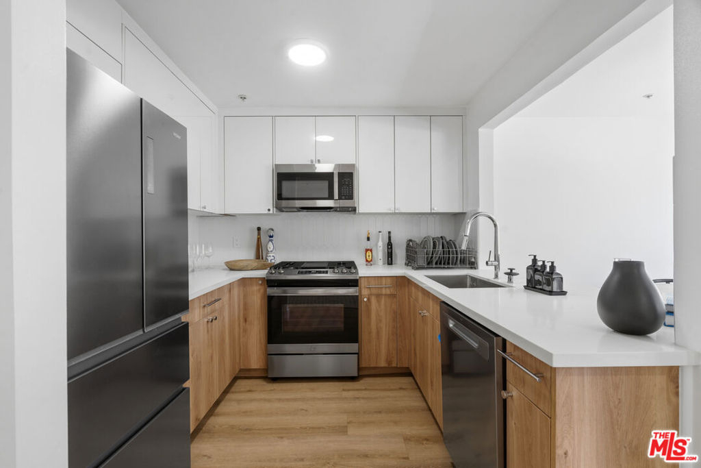 16100 W Sunset Boulevard - Photo 4