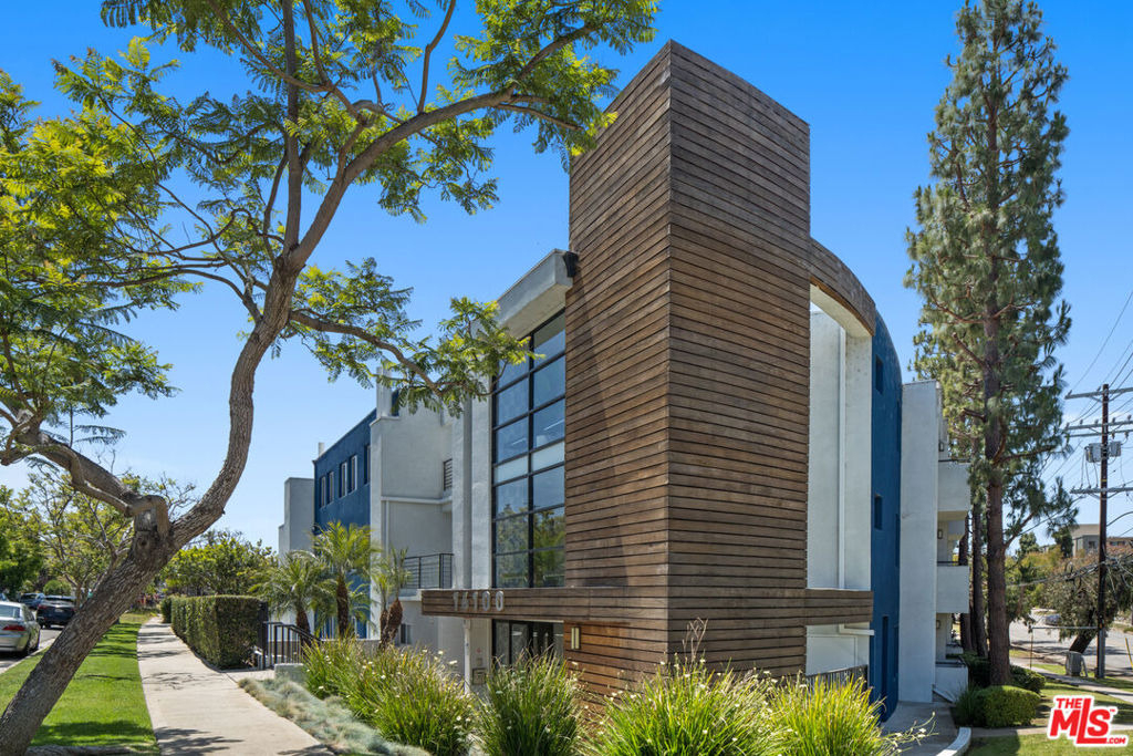 16100 W Sunset Boulevard - Photo 0
