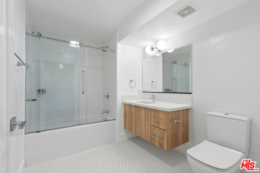 16100 W Sunset Boulevard - Photo 5
