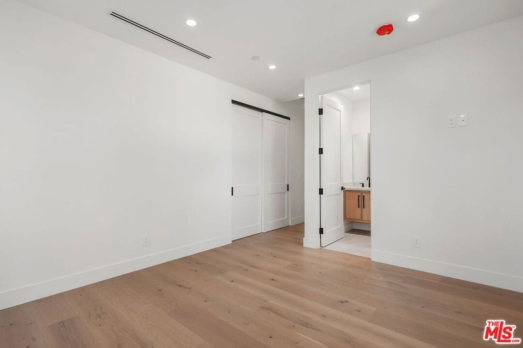 5917 Rhodes Avenue - Photo 35