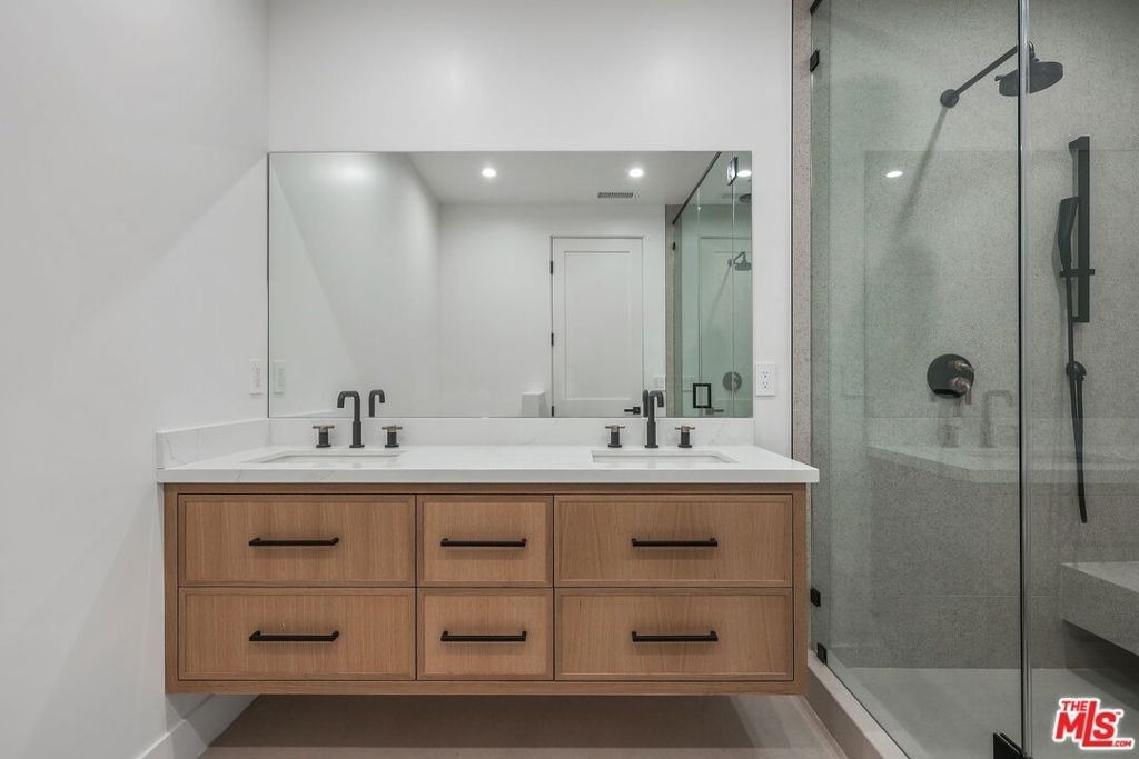 5917 Rhodes Avenue - Photo 25