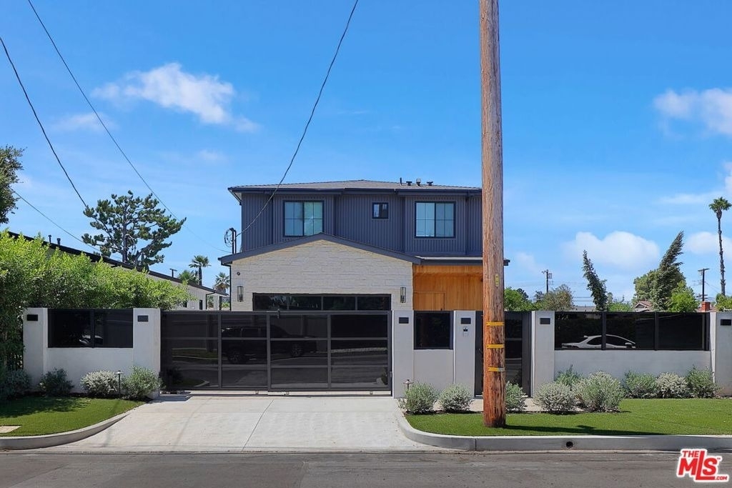 5917 Rhodes Avenue - Photo 1