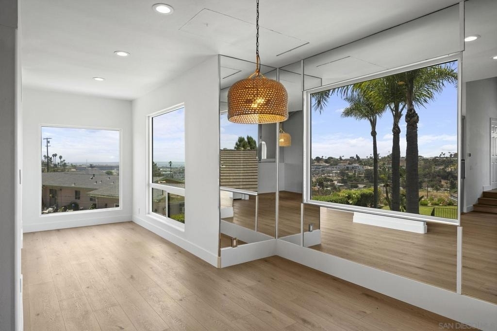 683 Marine View Ave - Photo 7