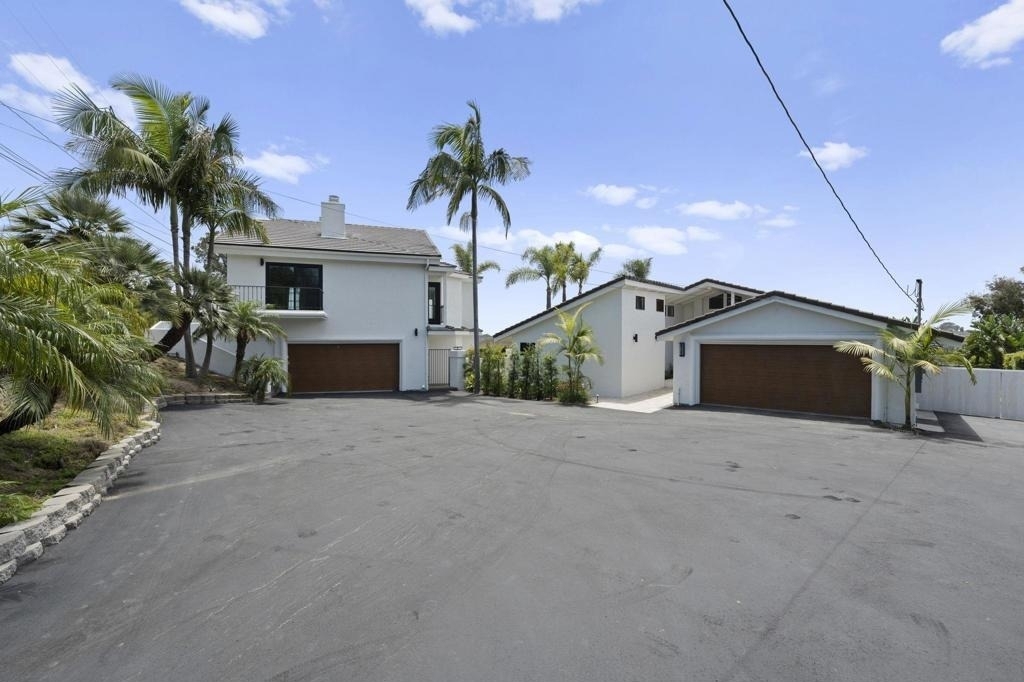 683 Marine View Ave - Photo 12