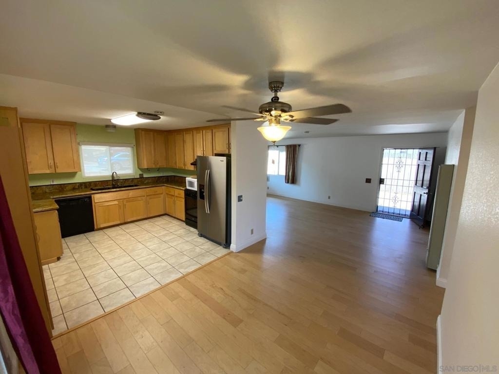 1475 Tarbox St - Photo 6