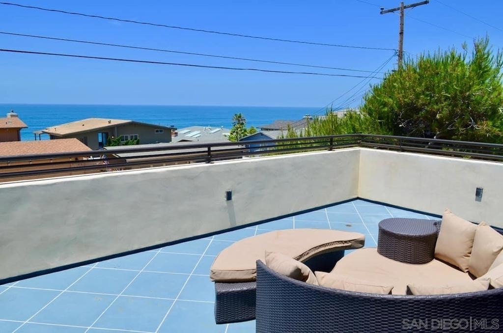 1235 Neptune Ave - Photo 3