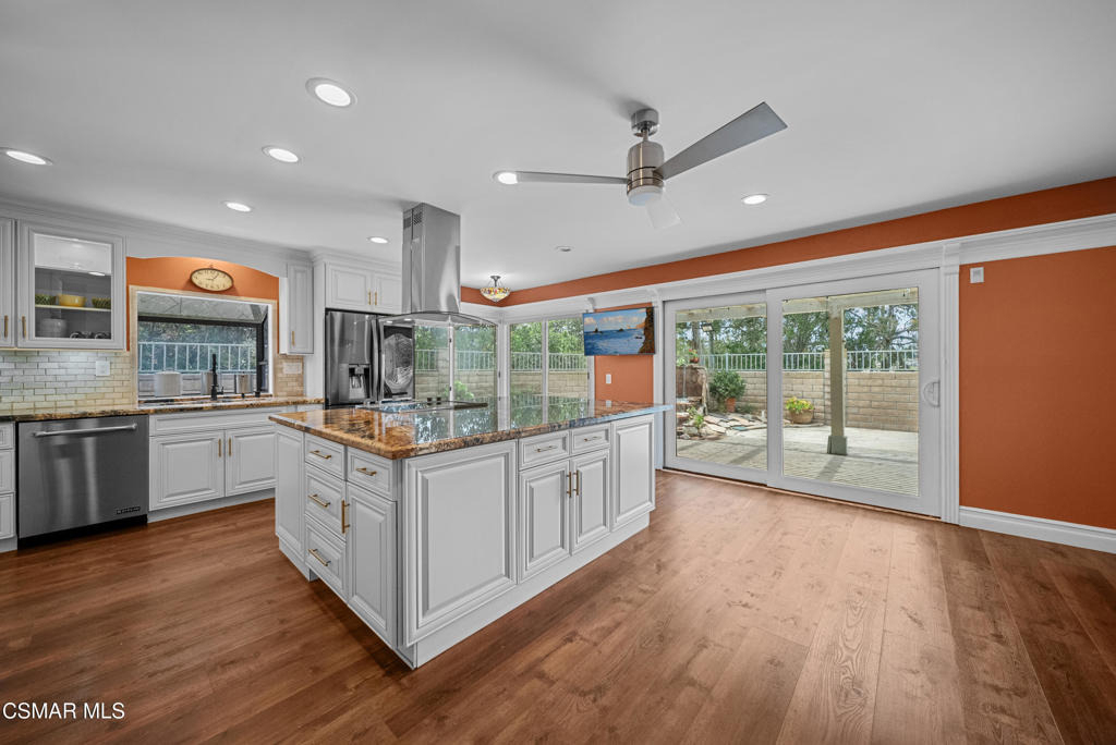 561 Walter Avenue - Photo 14