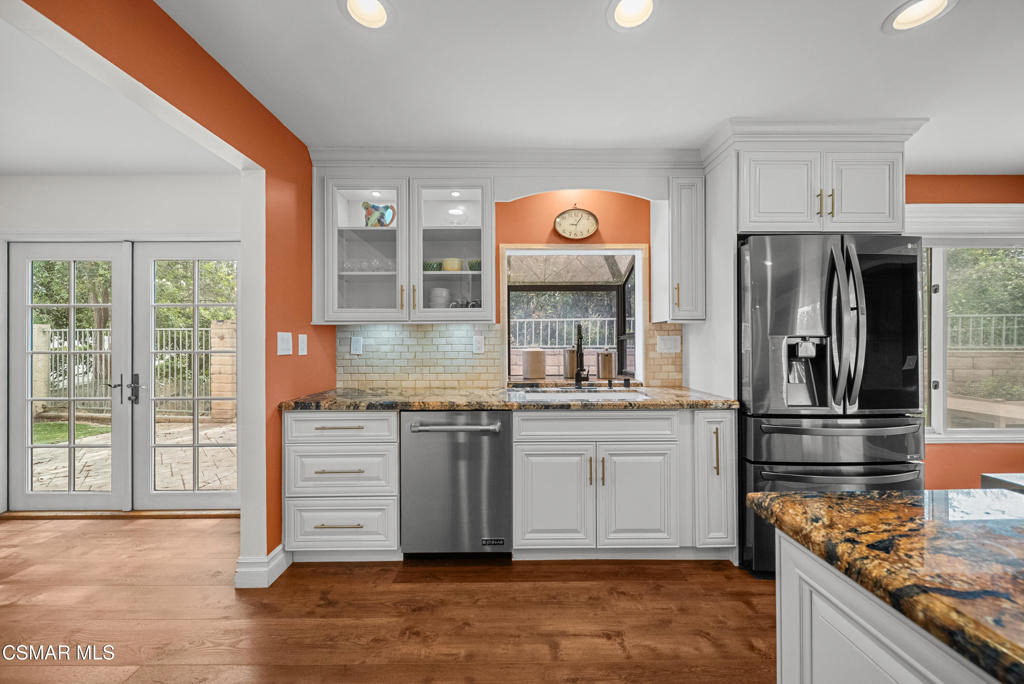 561 Walter Avenue - Photo 13