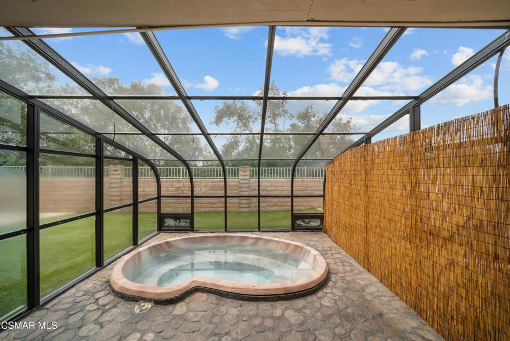 561 Walter Avenue - Photo 31
