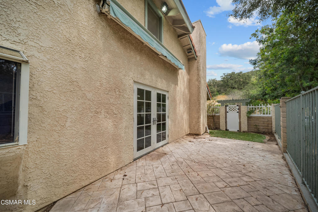 561 Walter Avenue - Photo 39