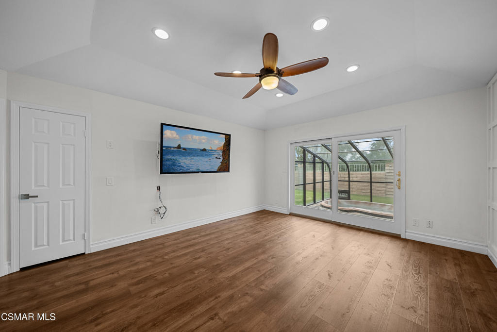 561 Walter Avenue - Photo 29