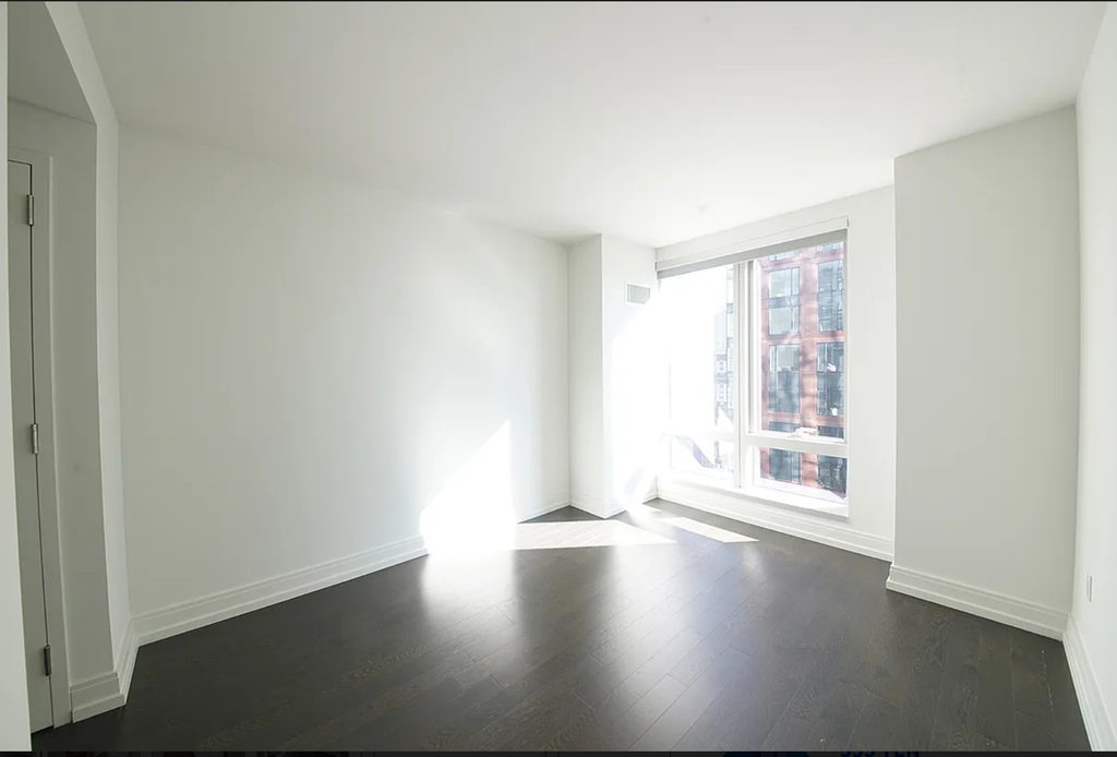 10th Avenue - Photo 1