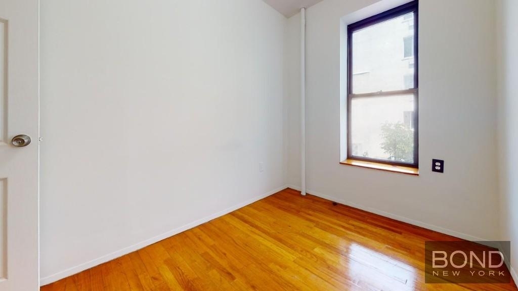 1st Ave - Photo 12