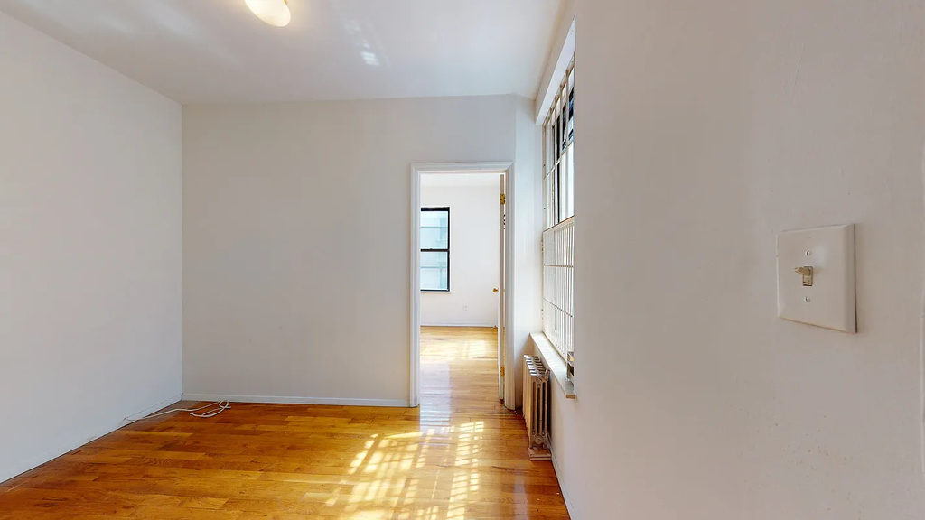 East 5th Street - Photo 3