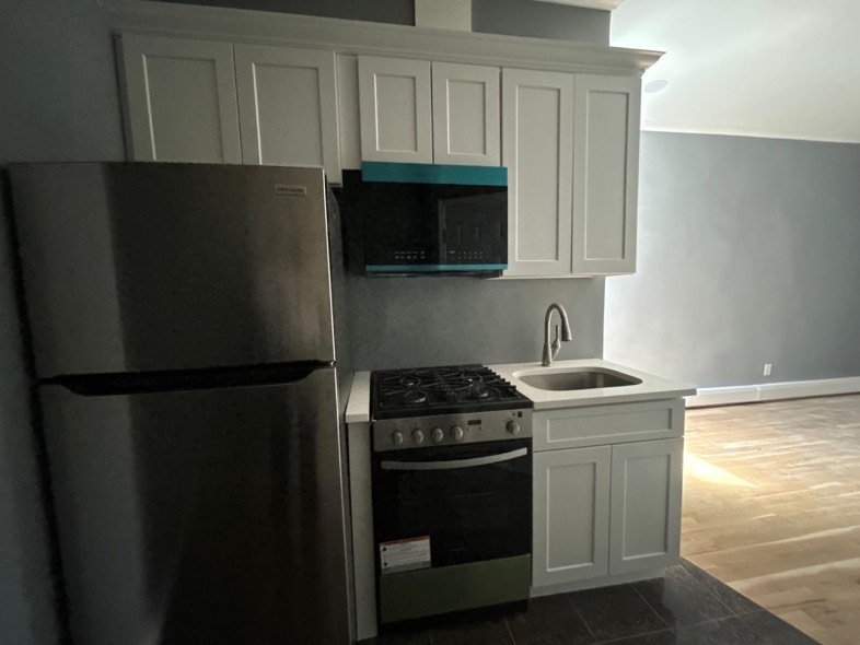 298 Cooper Street - Photo 0