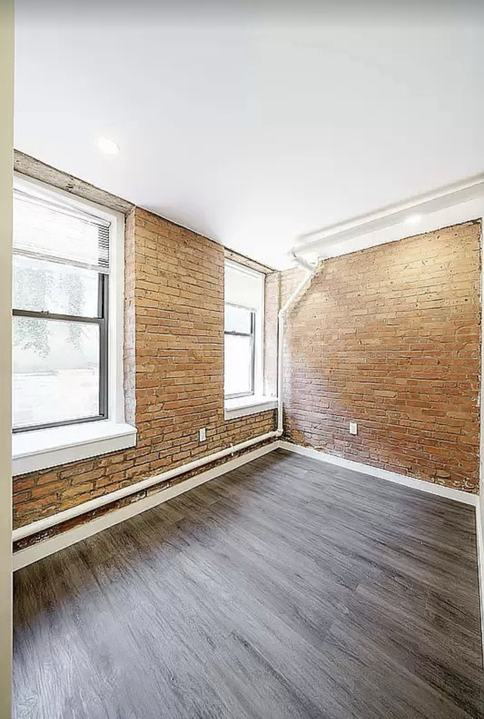 332 East 19th Street - Photo 5