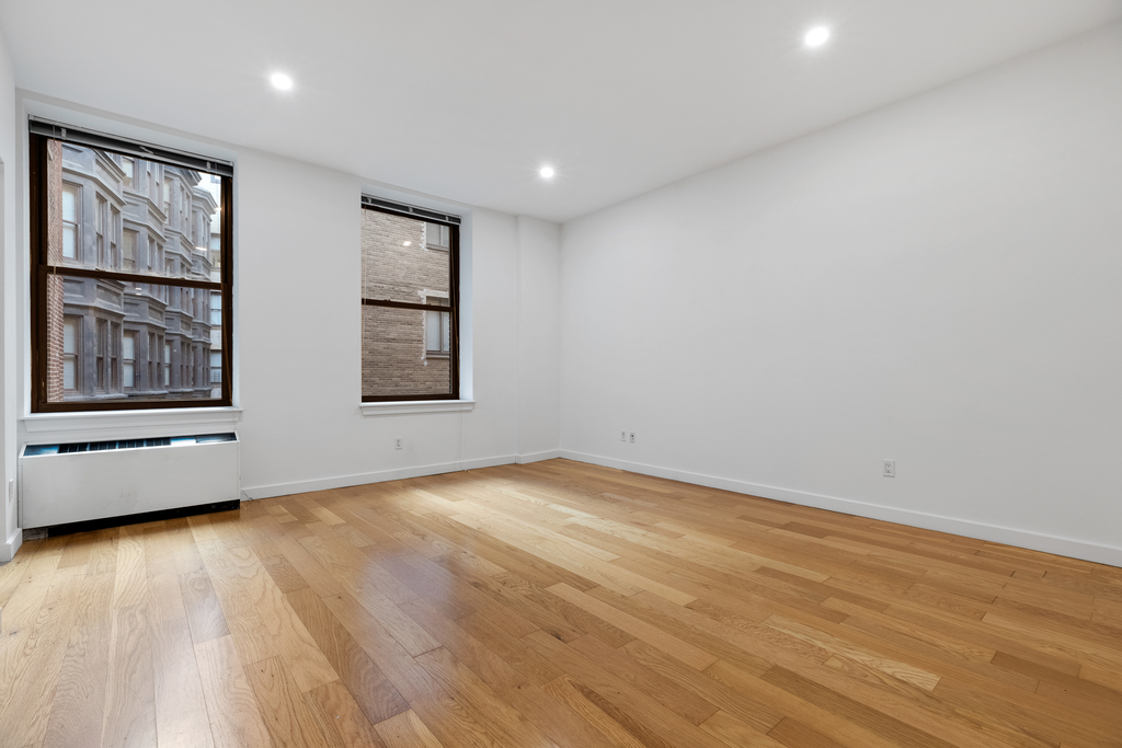 37 Wall Street - Photo 1