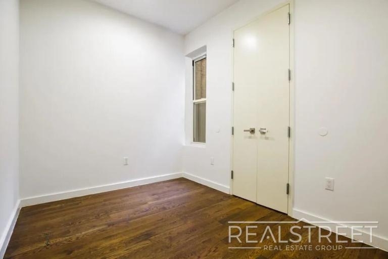 911 Jefferson Avenue - Photo 0