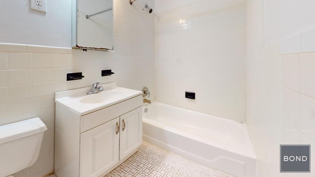 East 73 Street - Photo 5