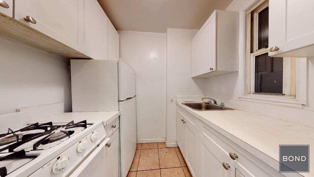 East 88 Street - Photo 4