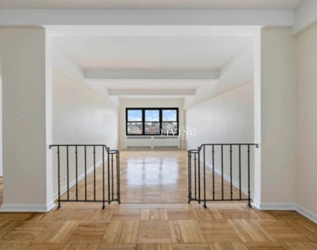 Grand Concourse - Photo 1