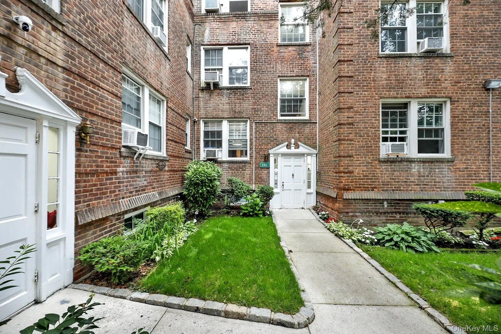 1 Ash Place - Photo 1