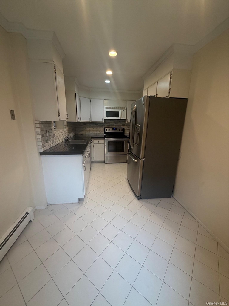 75 Greenway Close - Photo 4