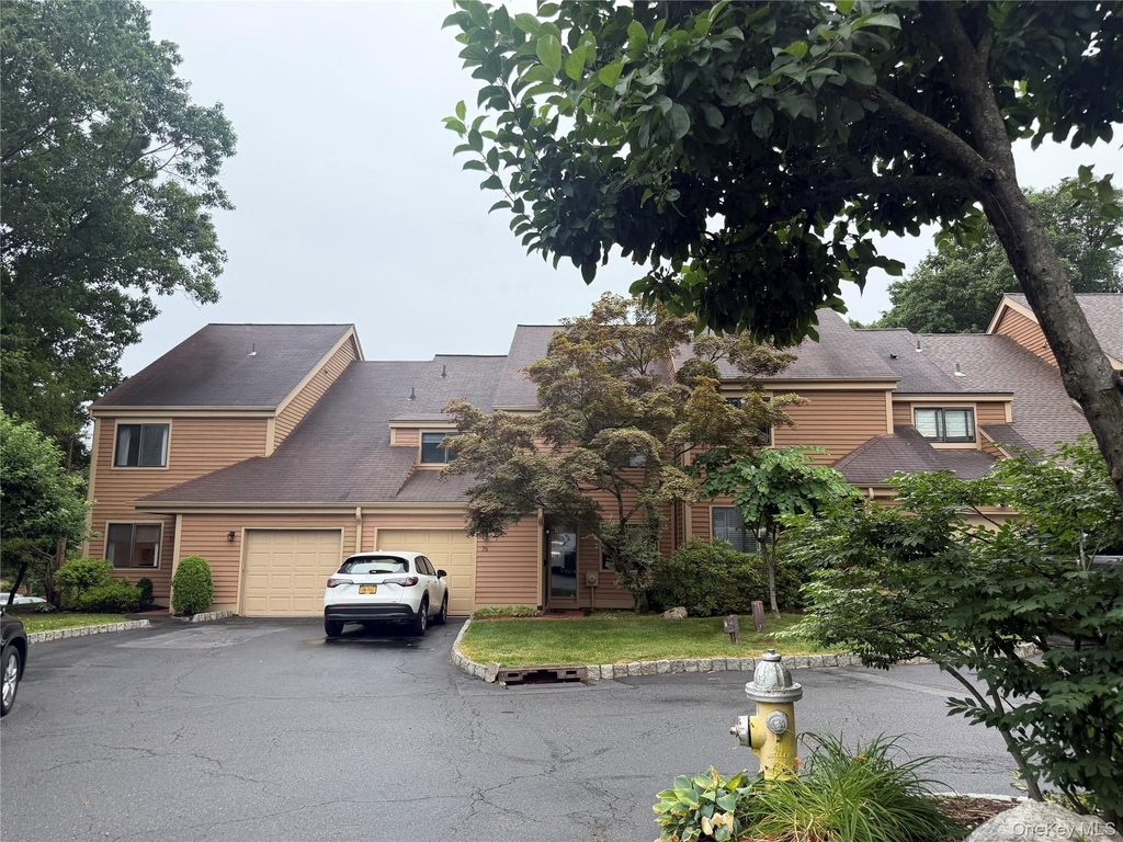 75 Greenway Close - Photo 1