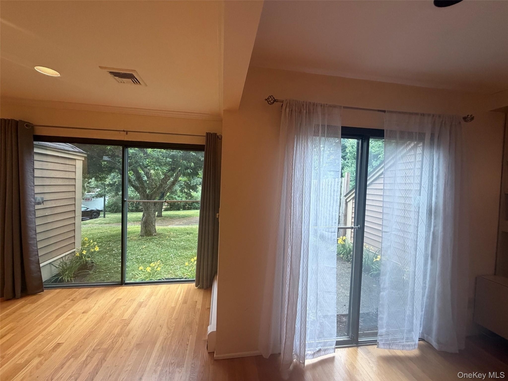 75 Greenway Close - Photo 8