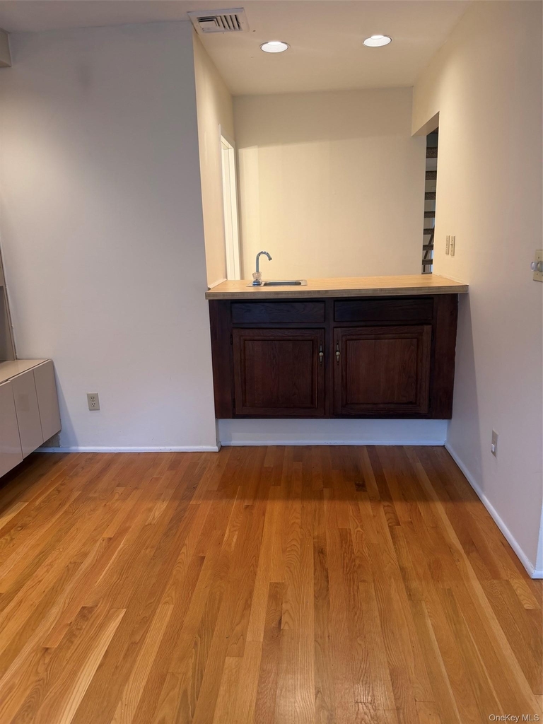 75 Greenway Close - Photo 9