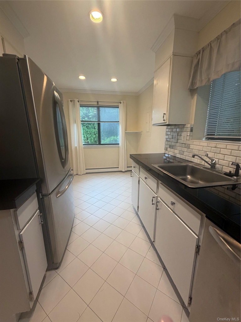 75 Greenway Close - Photo 3