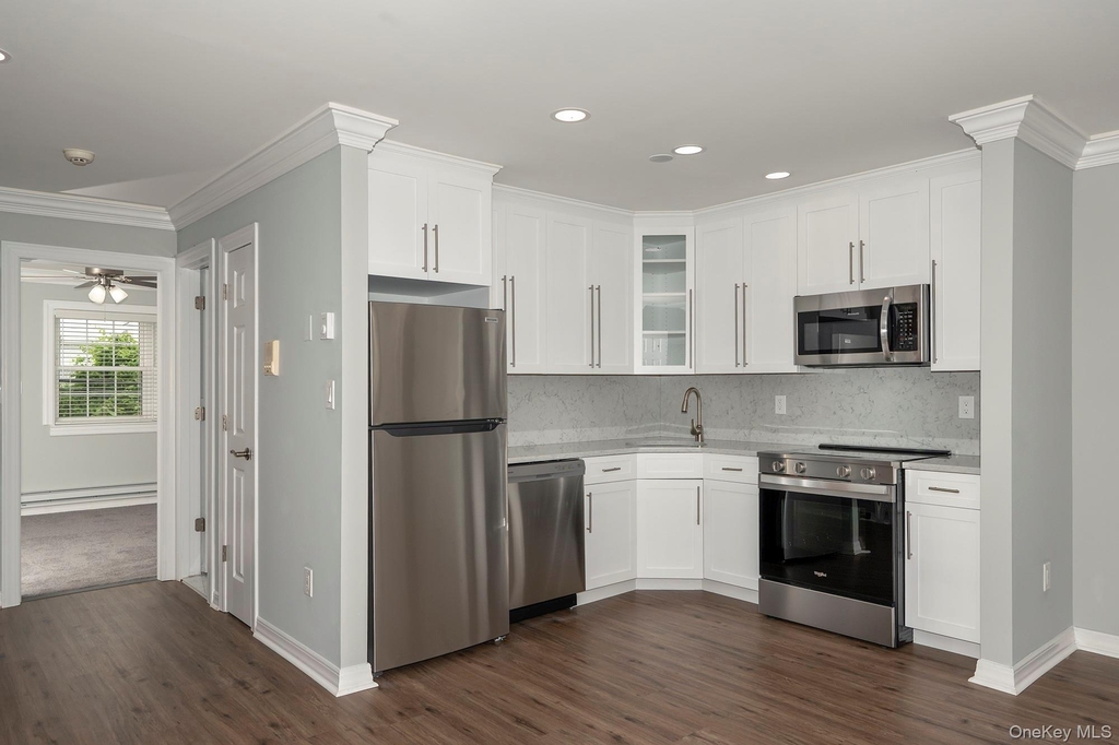30 Bay Point Court - Photo 1