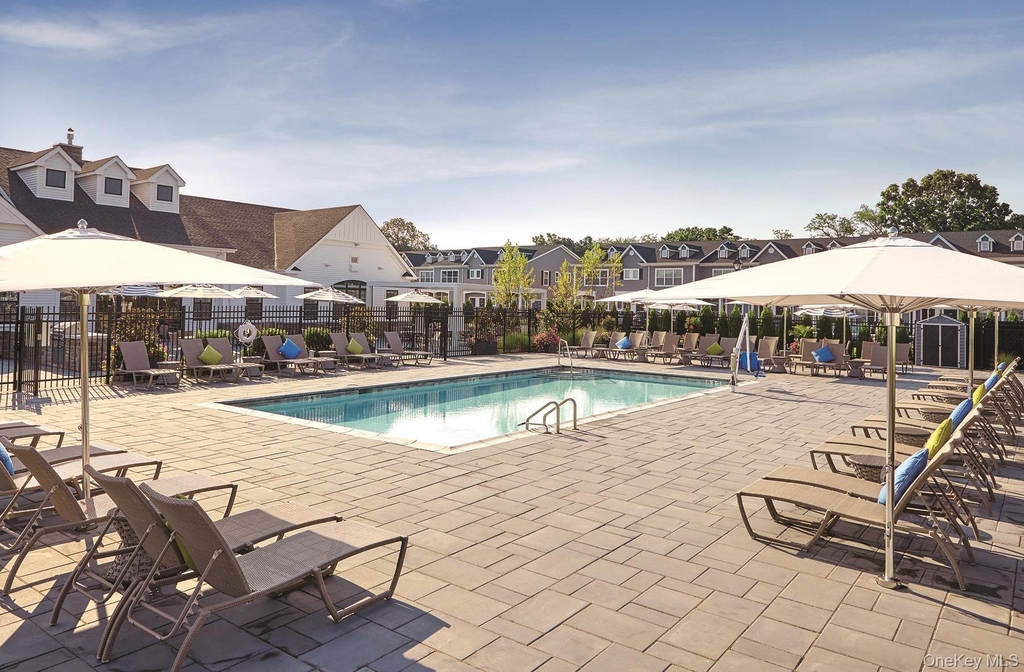 500 Sutton Court - Photo 2