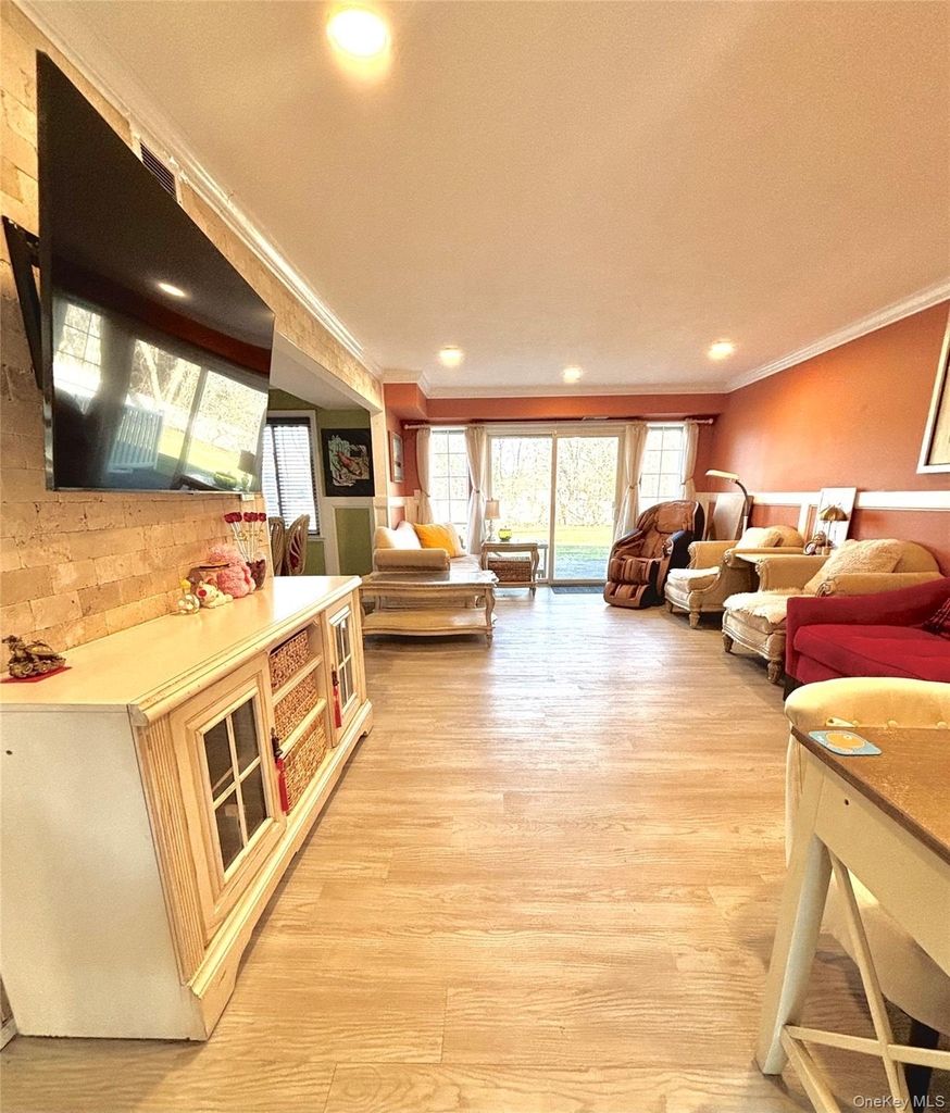 15 Manors Drive - Photo 8