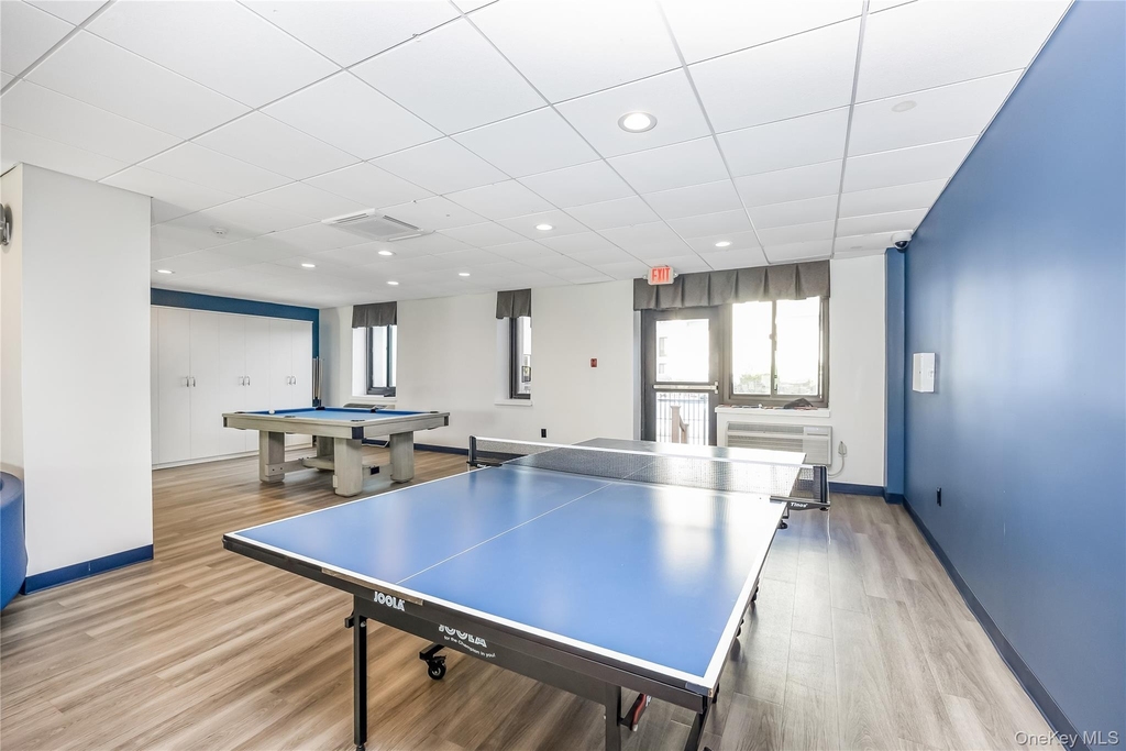 100 W Broadway - Photo 16
