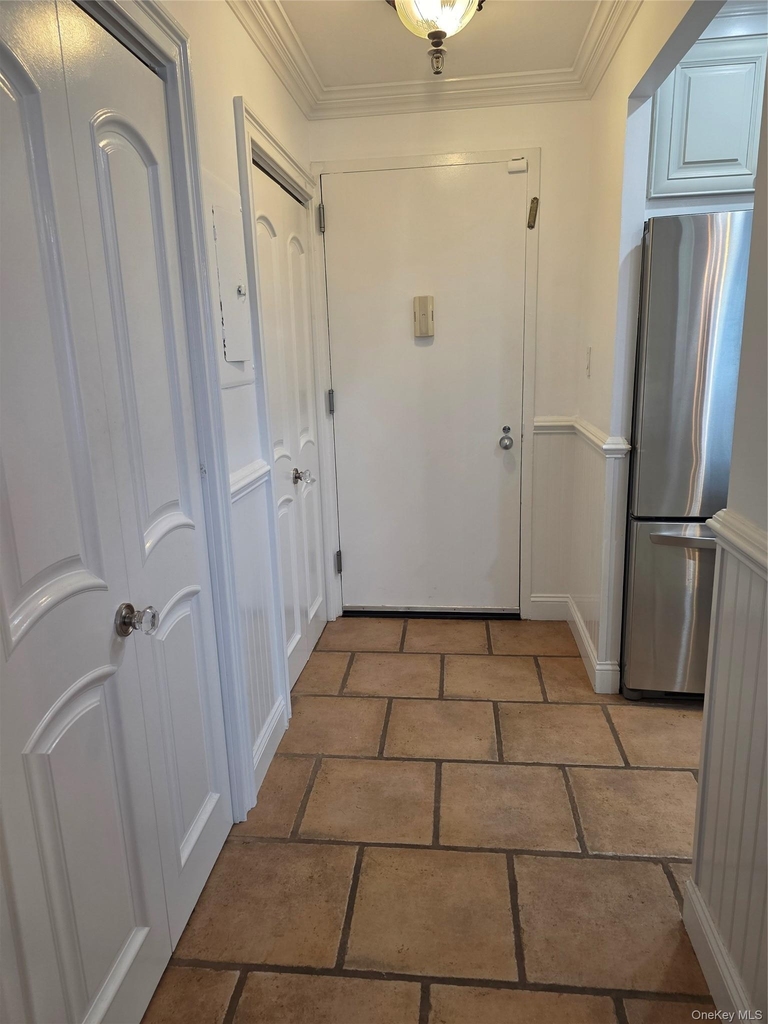 100 W Broadway - Photo 4
