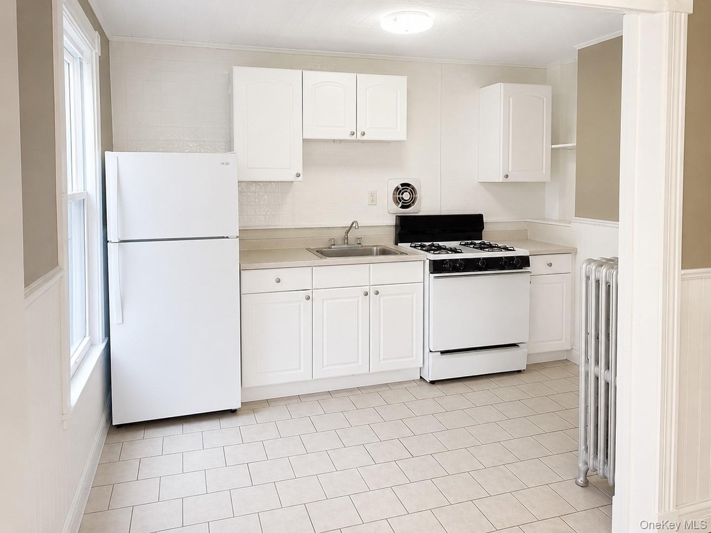 115 Vineyard Avenue - Photo 0